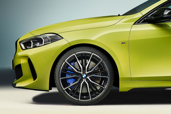 P90440670_highRes_the-bmw-m135i-xdrive