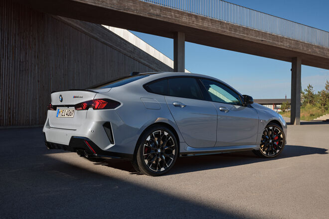P90572288_highRes_the-new-bmw-m235-xdr