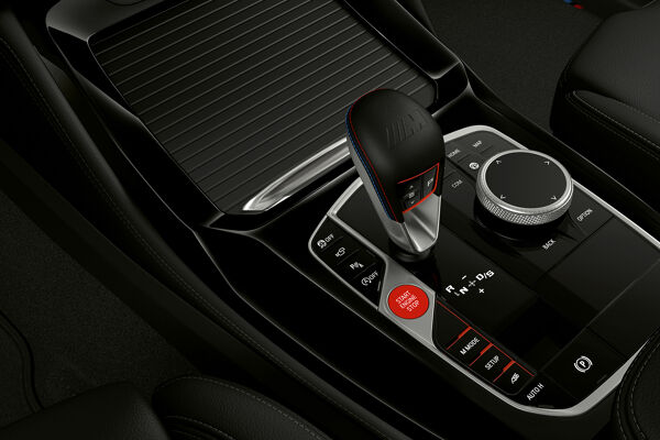 bmw-x4-m-automobiles-onepager-gallery-x4-m-competition-wallpaper-06