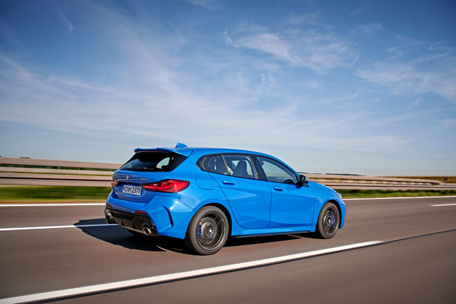 P90359094_highRes_the-all-new-bmw-1-se