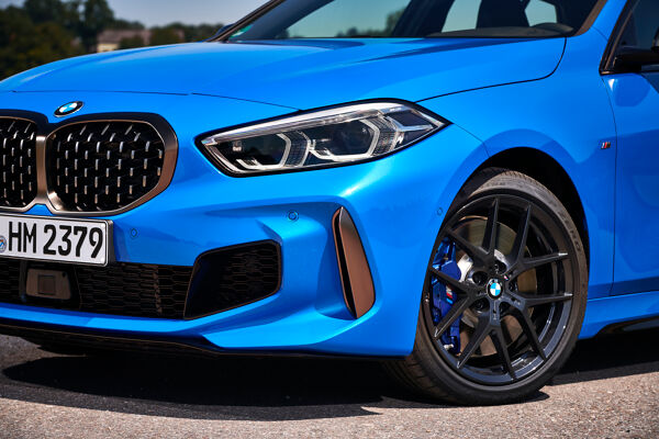 P90359117_highRes_the-all-new-bmw-1-se