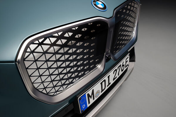 P90520696_highRes_the-all-new-bmw-ix1-.jpg