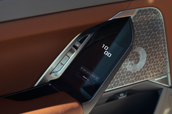 DI26_000384629_V1_O_sRGB_BMW-i7-Saloon-Sedan-(G70-LCI)---This-motif-shows-the-inside-of-t.jpg