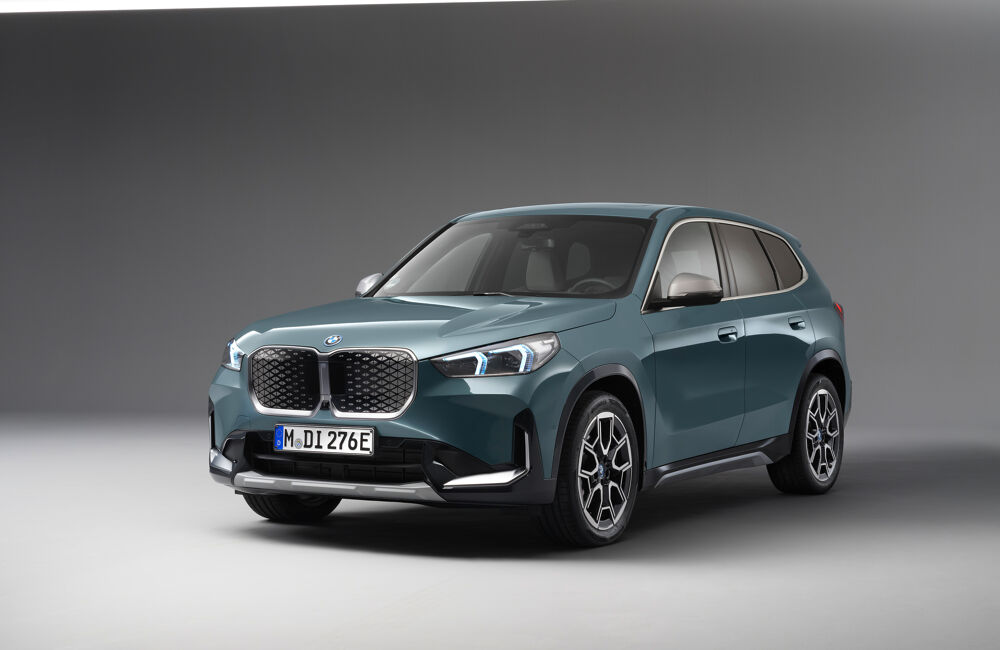 P90520687_highRes_the-all-new-bmw-ix1- (1).jpg