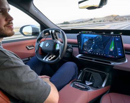 P90626833_highRes_the-new-bmw-ix3-50-x.jpg