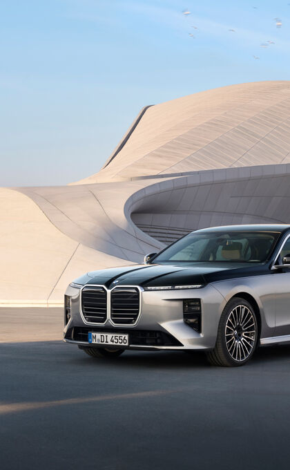 P90636064_highRes_bmw-740-xdrive-04-20.jpg