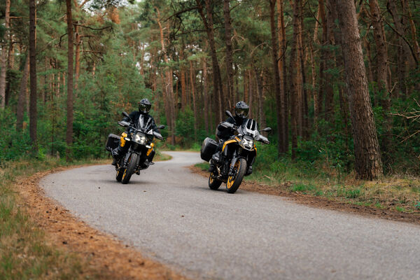 mbjp_bmw_r1300_gs_adventure_aurum-edition_samen_36