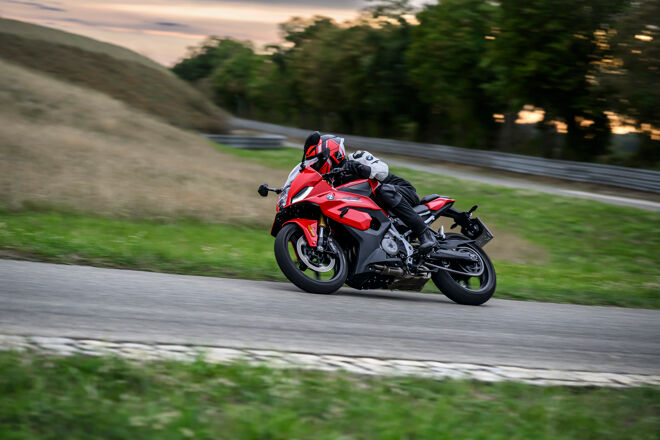 P90659849_highRes_bmw-f-450-rr
