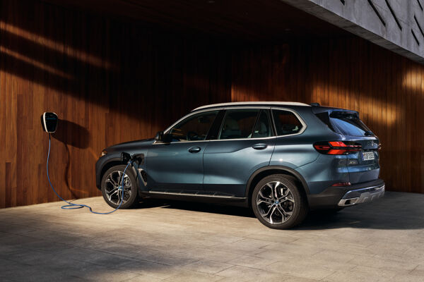 X5 PHEV2.jpg