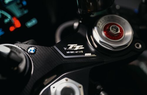 DI26_000405384_V1_C_Original-(jpg,-CMYK)_sRGB_BMW-M-1000-RR-Limited-Edition-Isle-of-Man-T