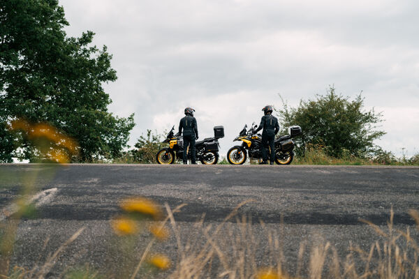 mbjp_bmw_r1300_gs_adventure_aurum-edition_samen_15