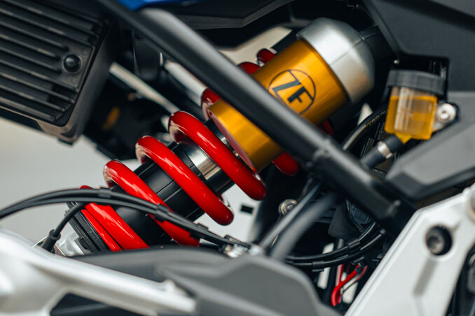 MVF_F900XR 13