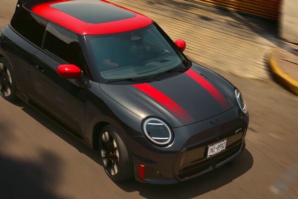 mini-J05-JCW-stripes-wide.webp