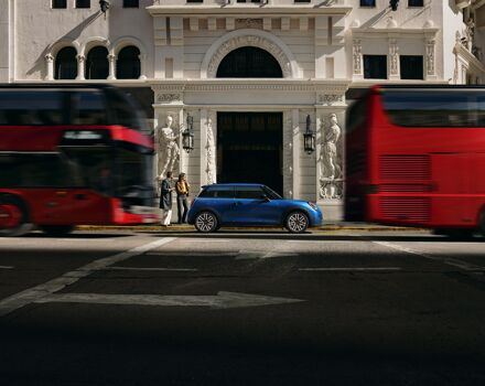 P90645181_highRes_mini-reintroduces-th.jpg