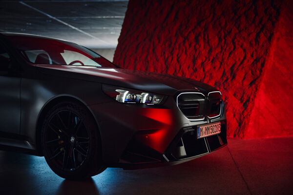 P90564587_highRes_the-all-new-bmw-m5-t.jpg