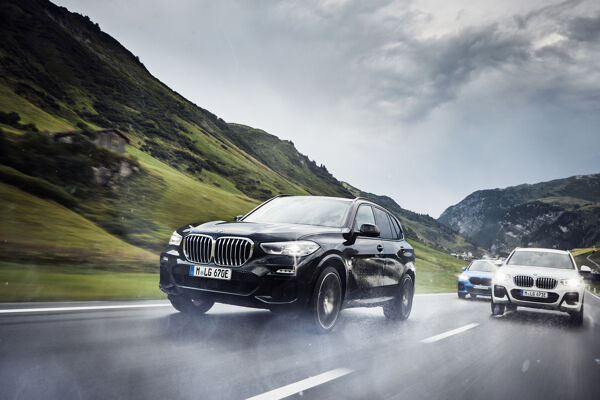 P90374467_highRes_the-new-bmw-x1-xdriv.jpg