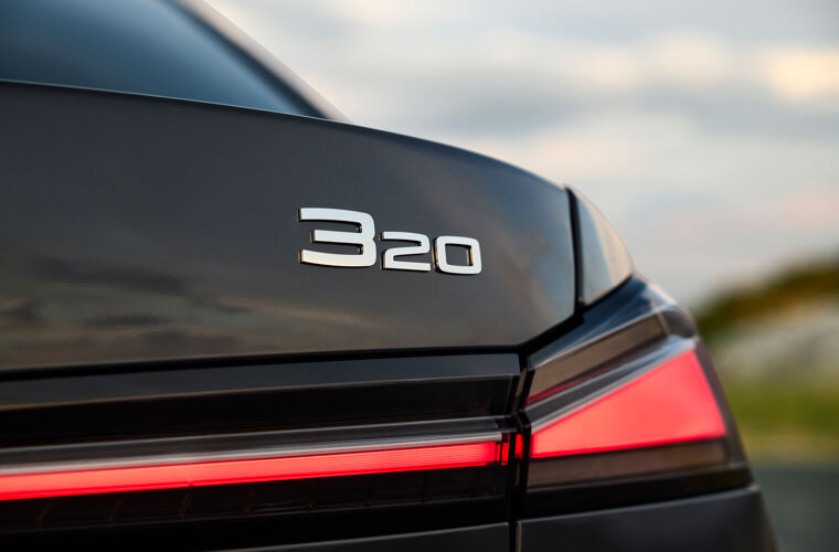 P90657747_highRes_the-new-bmw-320-exte.jpg