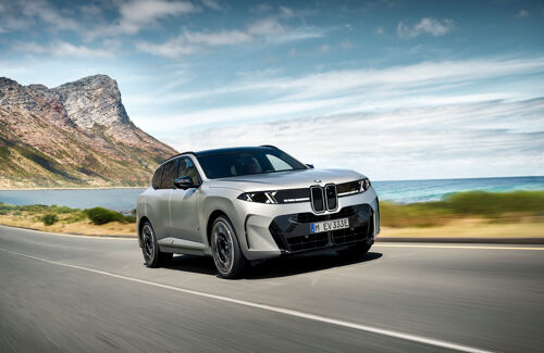 P90646081_highRes_bmw-x5-m60e-xdrive-0 (1).jpg