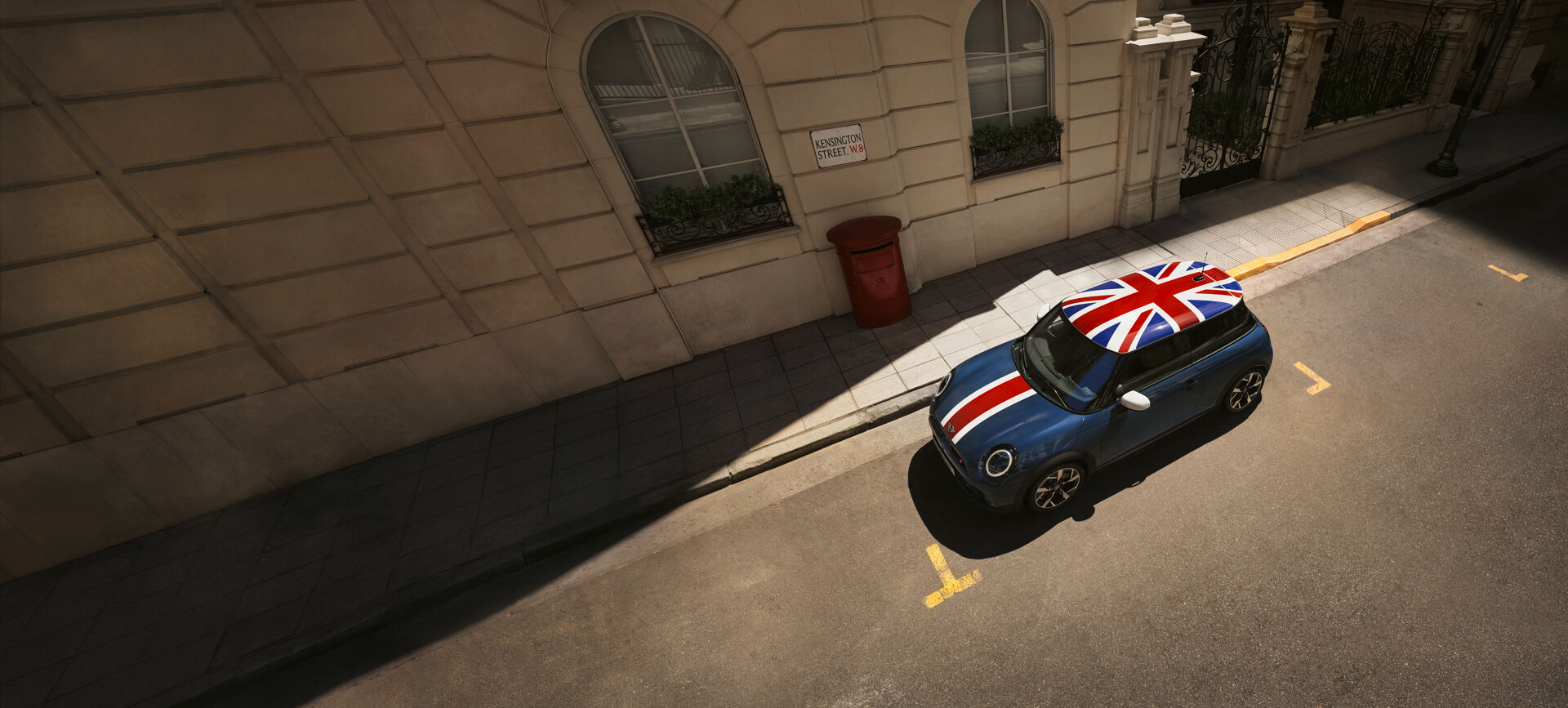 DI26_000418886_V1_O_sRGB_The-MINI-Cooper-Oxford-Edition---F66-Cooper-.jpg